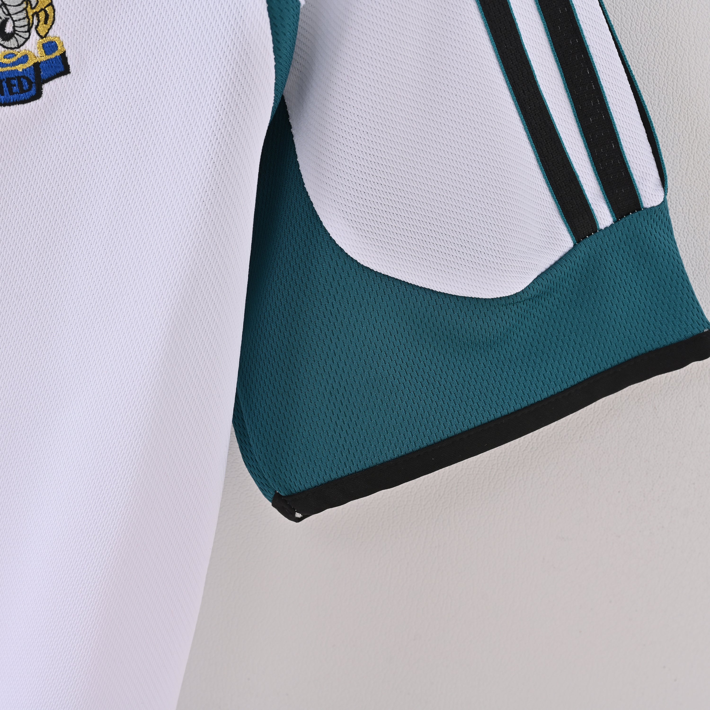 1999-2000 Newcastle Away Retro Shirt