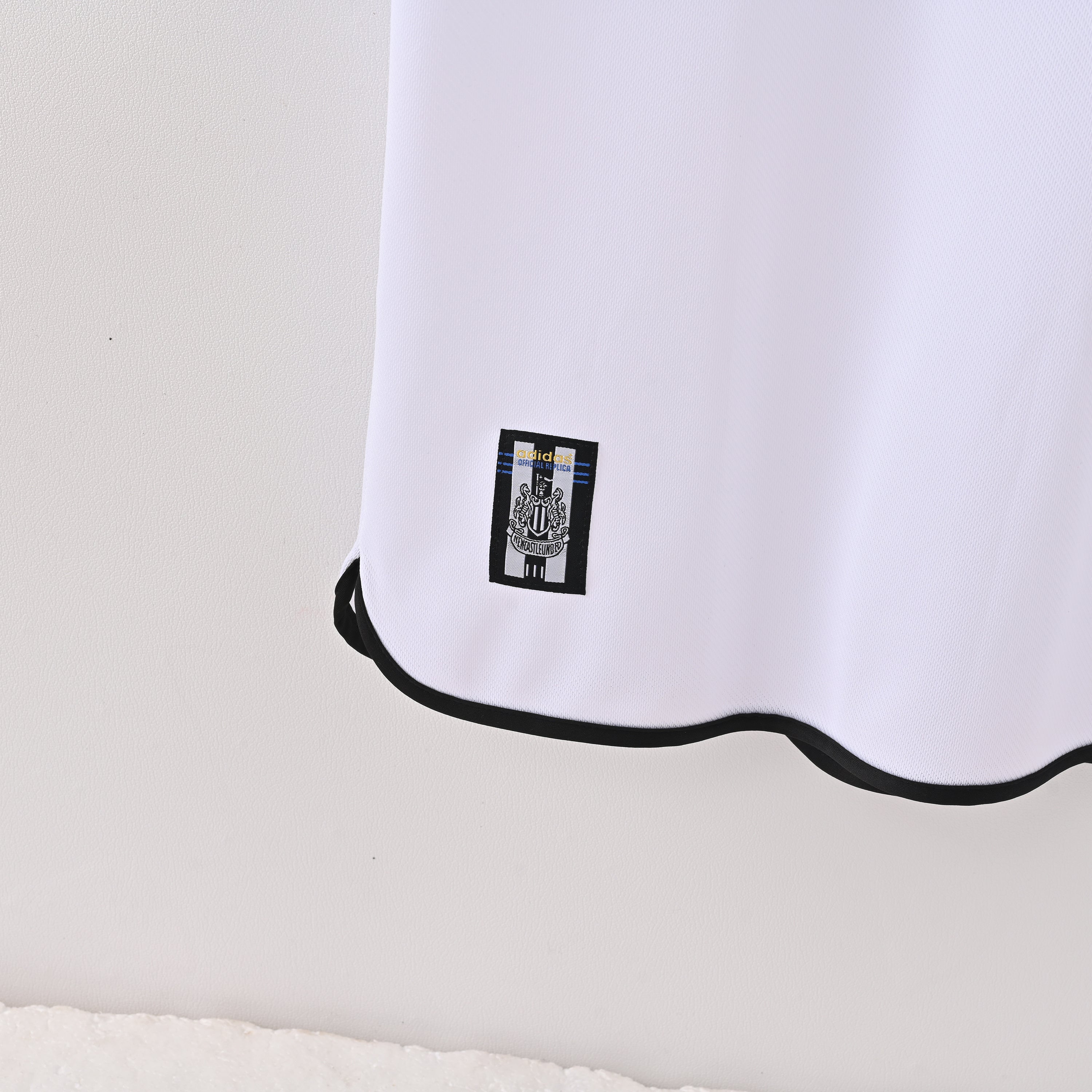 1999-2000 Newcastle Away Retro Shirt